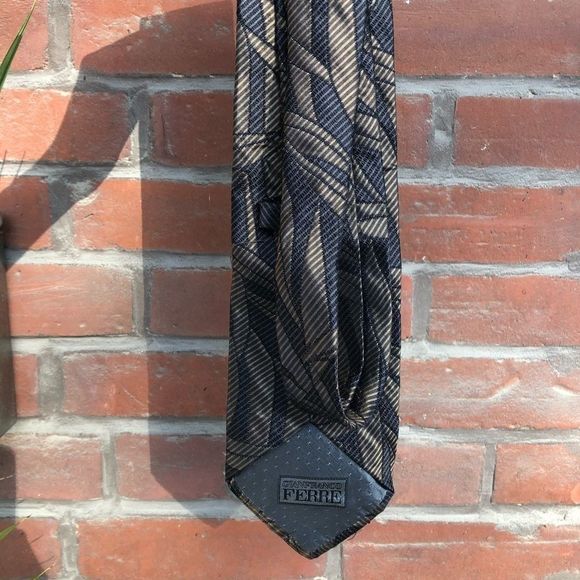 Gianfranco Ferre Men’s Tie. - Picture 2 of 3
